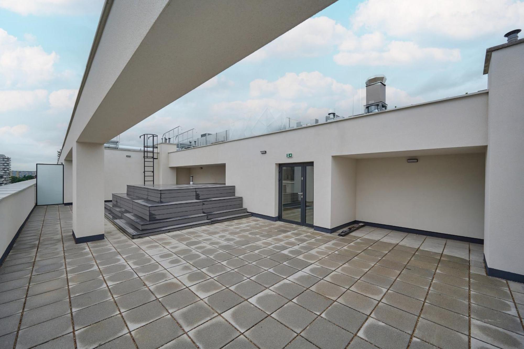 Modern Slonimskiego With Balcony By Renters * Breslavia
