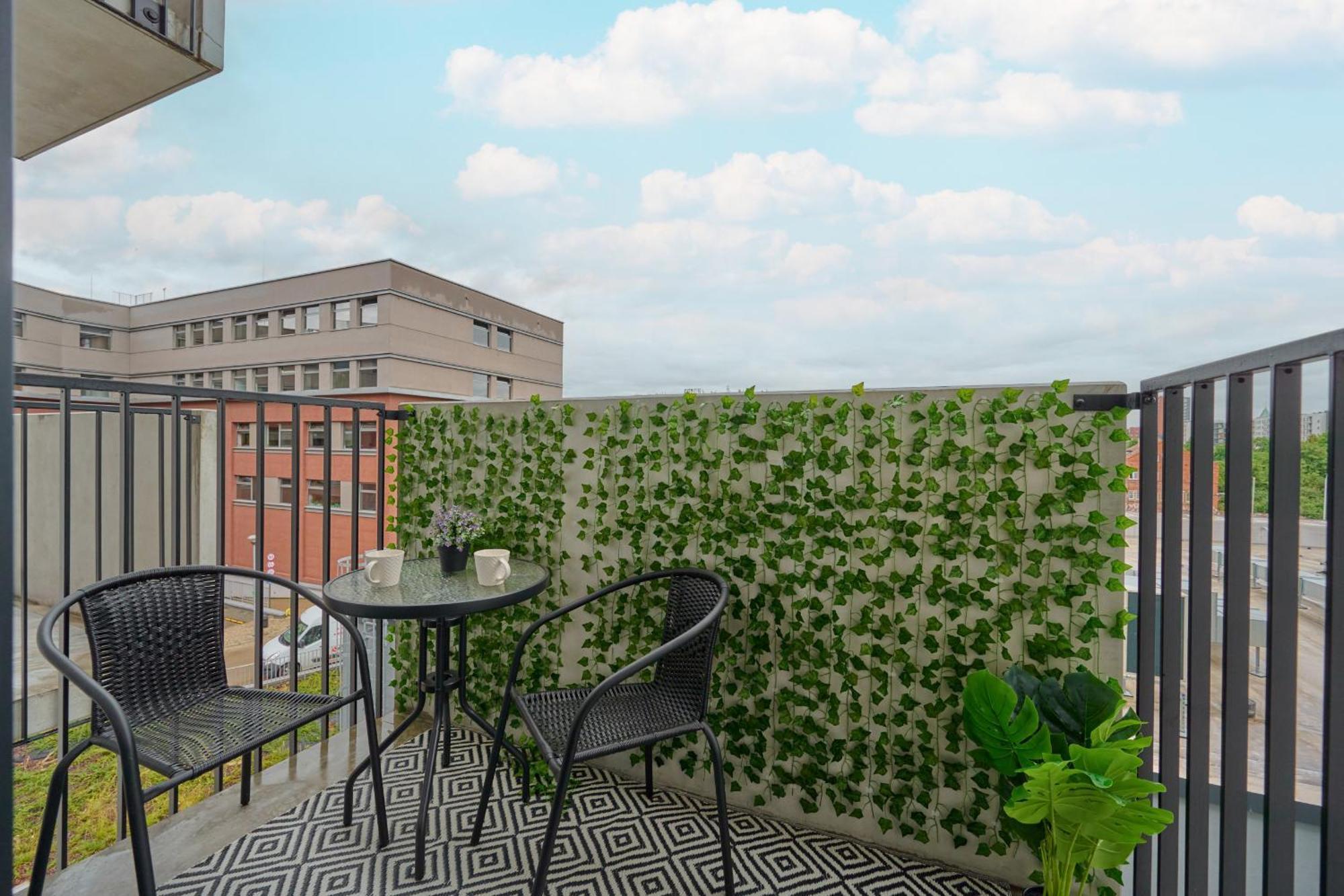 Modern Slonimskiego With Balcony By Renters Appartamento